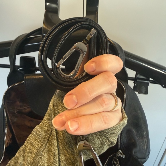 Longchamp Classic Black Leather Shoulder Bag - Picture 7 of 16